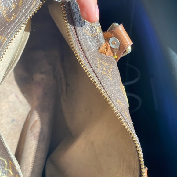 Louis Vuitton
Limited Lace Brown Coated Satchel - Picture 6 of 9